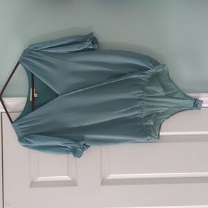 ee:some boutique top